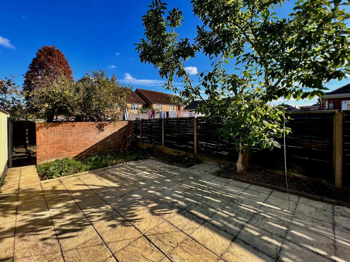Curzon House One - Great For Contractors Or Family Holidays Cleethorpes Buitenkant foto